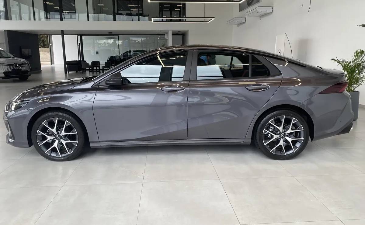 Sedan GAC Empow perfil 1