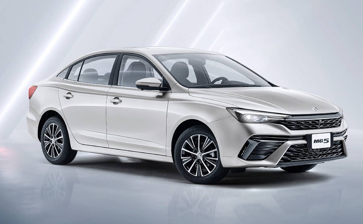 Sedan MG 5 2027 frente 1