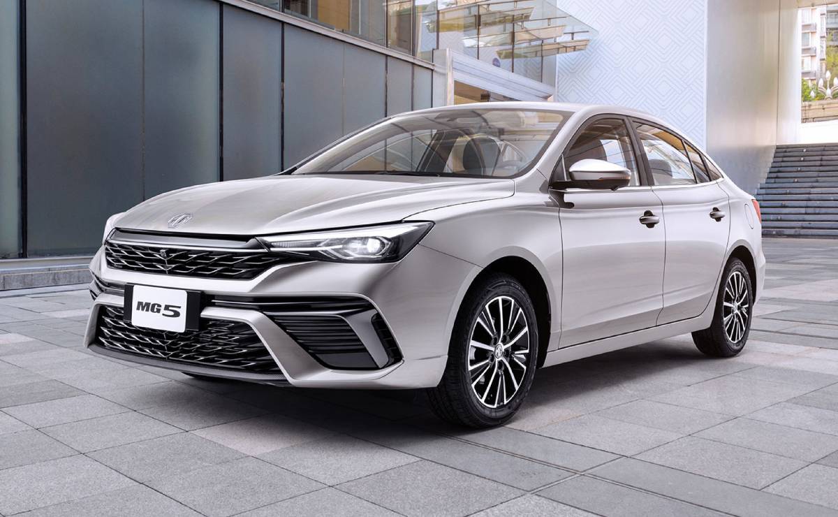 Sedan MG 5 2027 frente