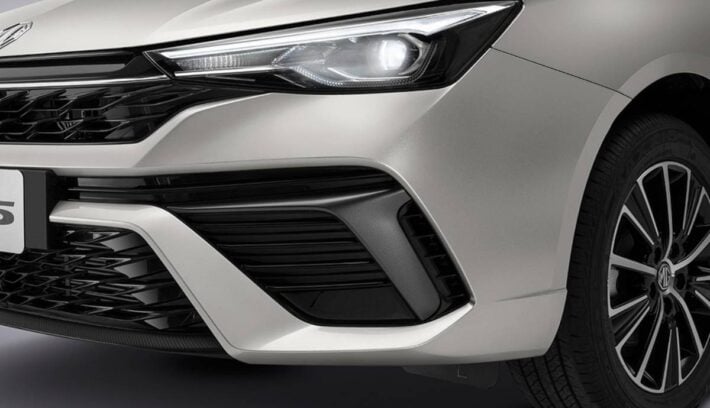 Sedan MG 5 2027 trompa