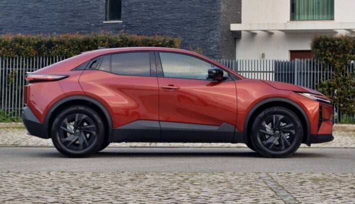 Toyota C HR 2026 perfil 1
