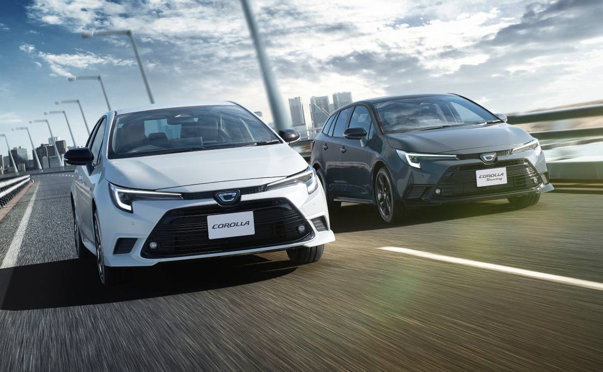 Toyota Corolla 60th Anniversary accion 1