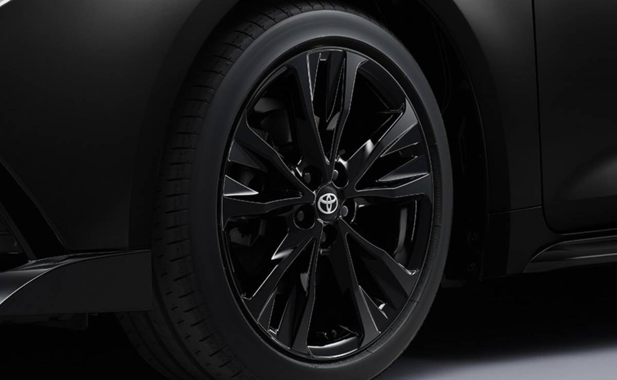 Toyota Corolla 60th Anniversary llanta