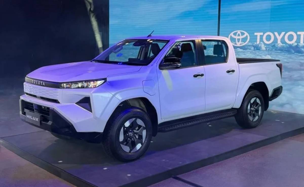 Toyota Hilux BEV frente 4