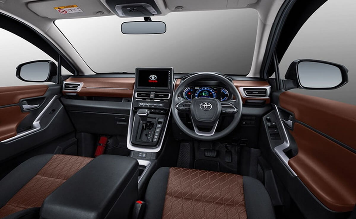 Toyota Innova Zenix interior