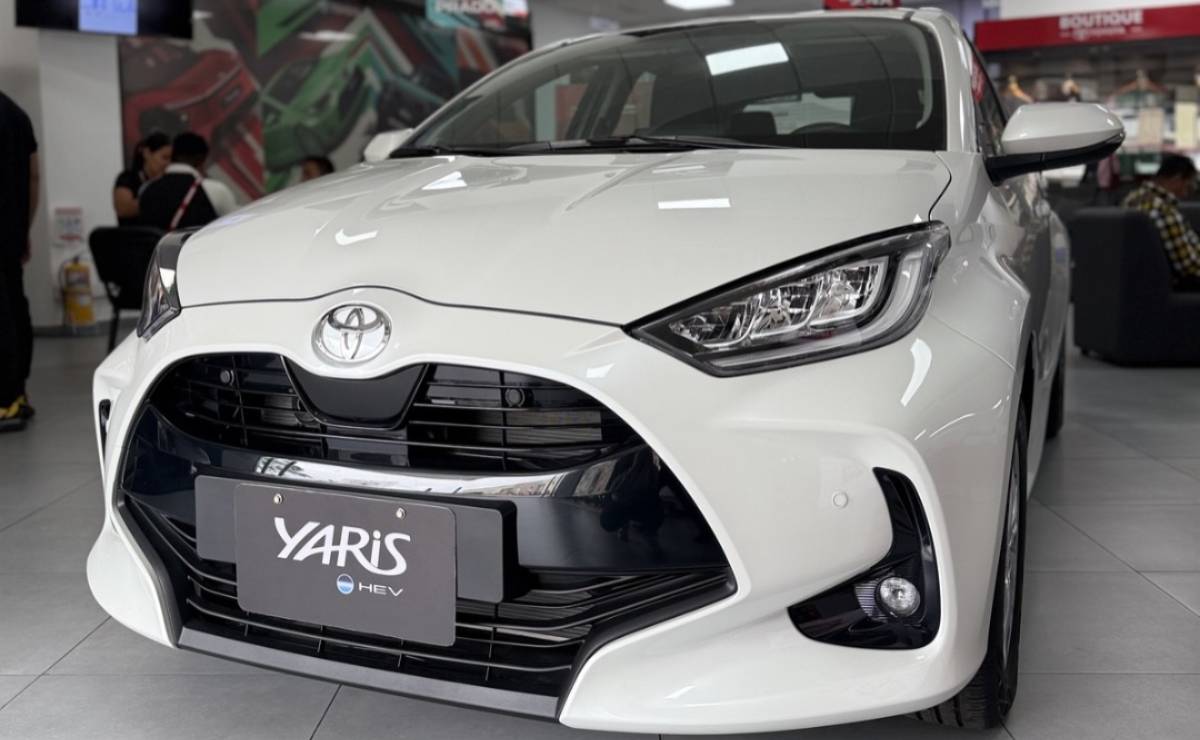Toyota Yaris Hibrido 2026 frente