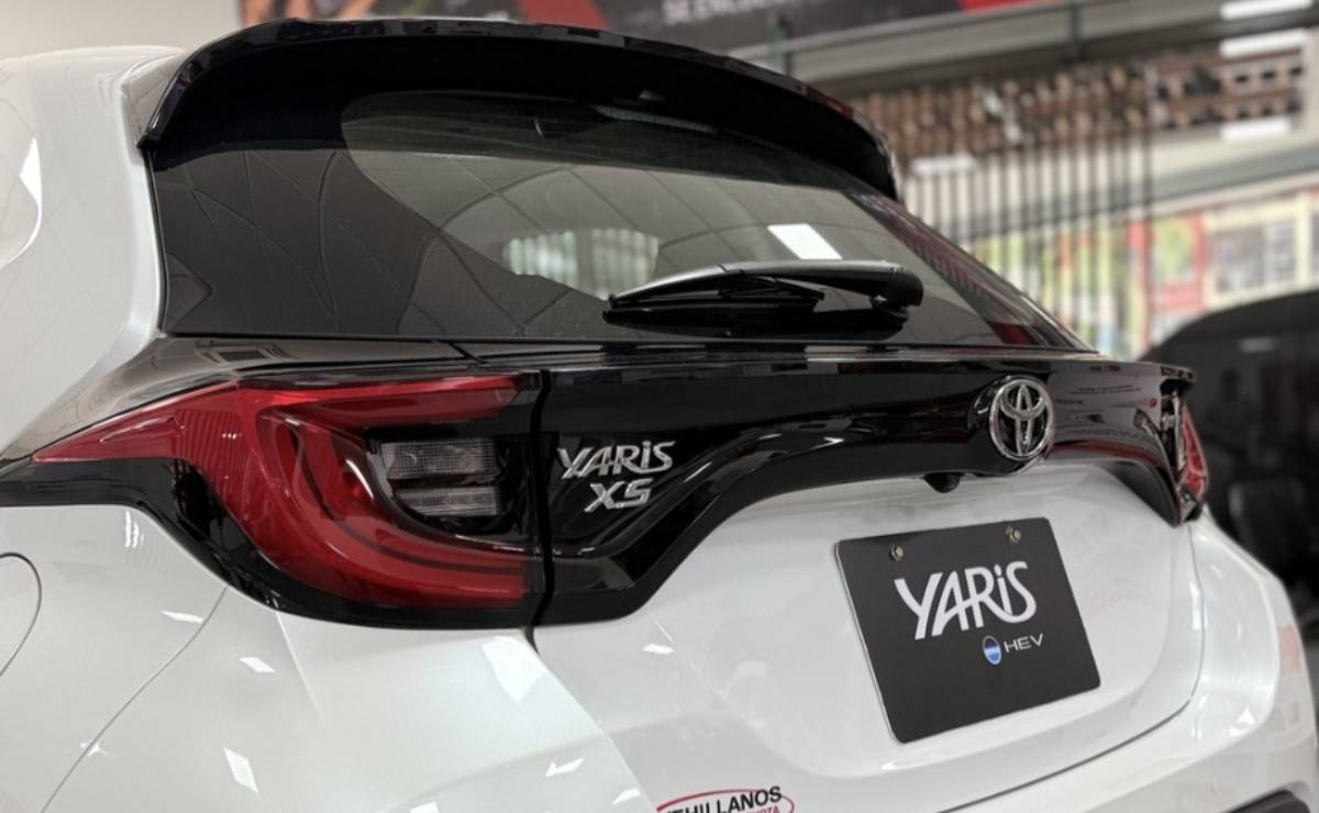 Toyota Yaris Hibrido 2026 trasera