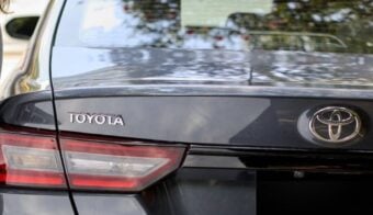 Toyota Yaris sedan teaser cola