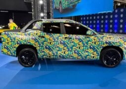Volkswagen Tukan camuflada perfil