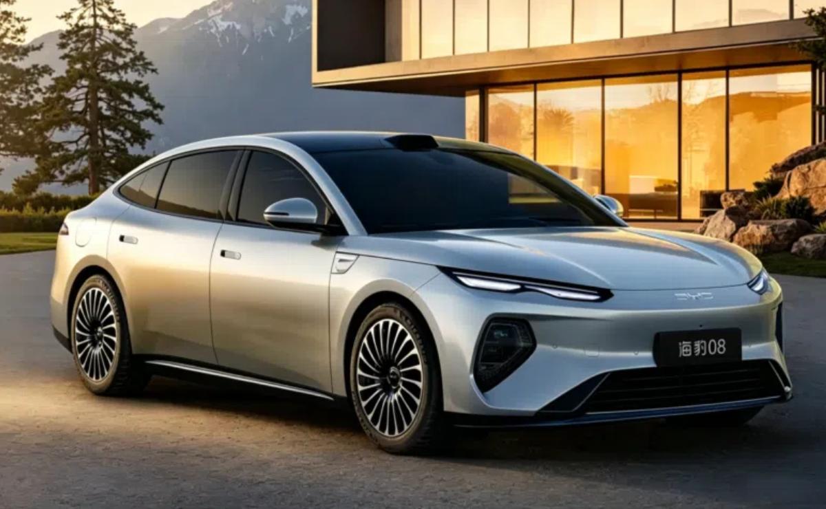 BYD actualiza su sedan grande para romper el mercado: qué cambios tiene y cuándo llega 3 byd seal 08 1