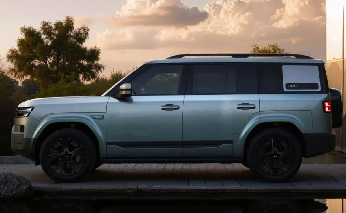 Con tres motores y más de 600 CV, este SUV grande de BYD va por Toyota: dónde se lanza y cuánto cuesta 7 byd ti7 2