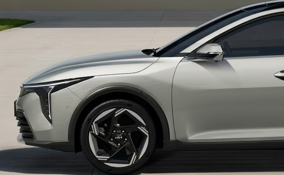 kia k4 sportwagon 5