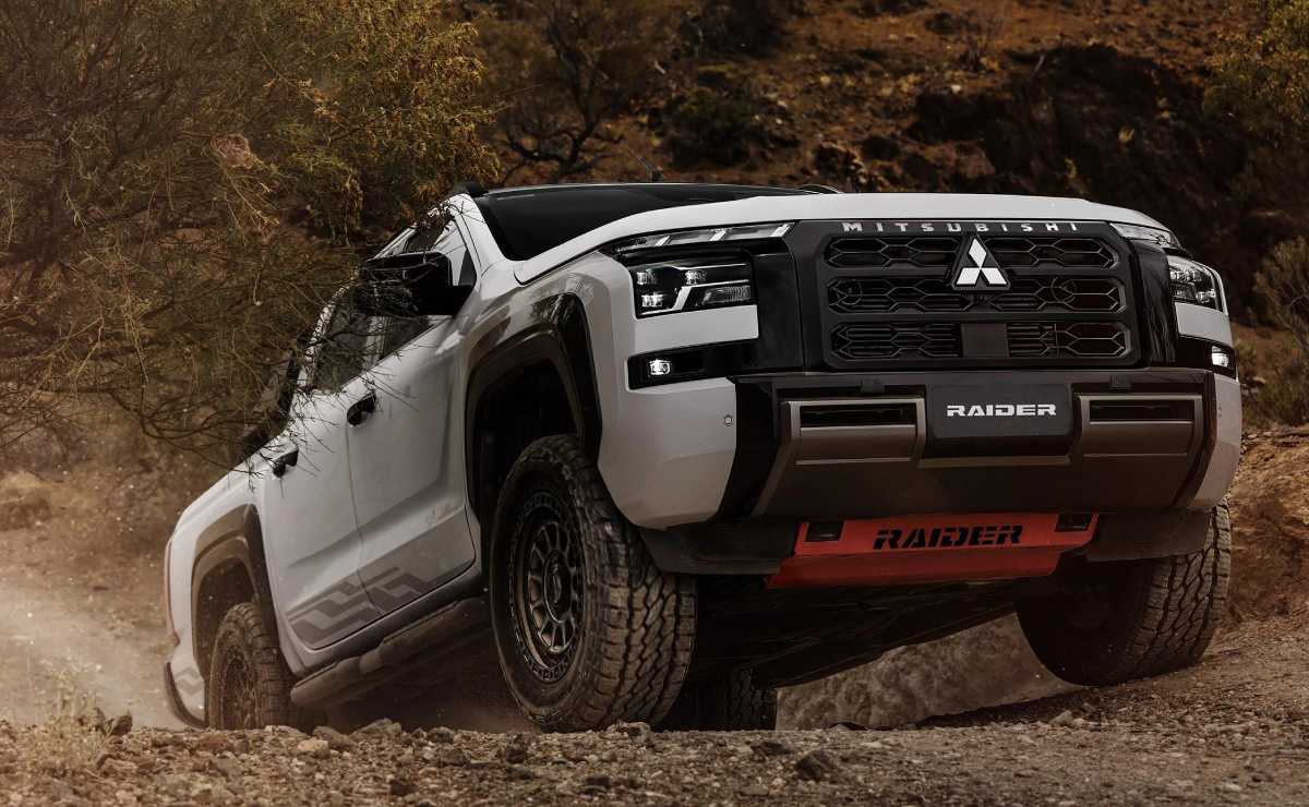 mitsubishi triton raider 1