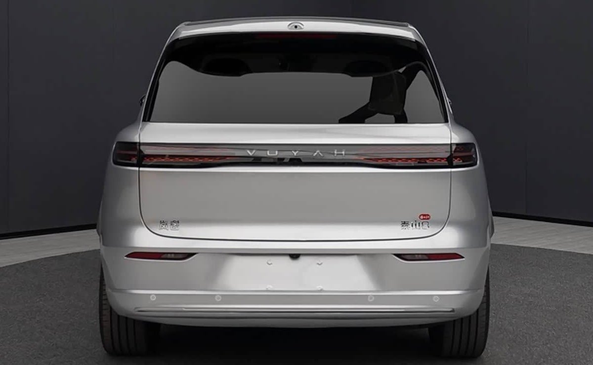 suv voyah titan x8 3