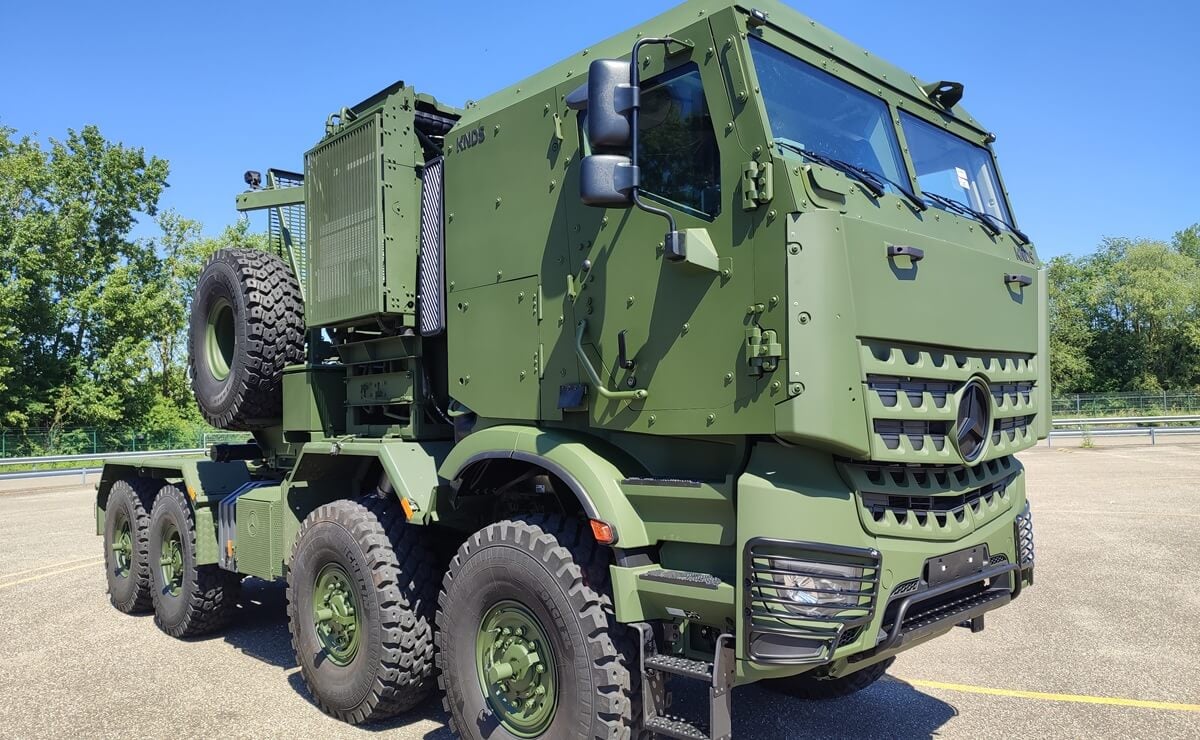 Daimler Truck presenta sus soluciones militares: camiones autónomos, blindados y tecnología de defensa avanzada 4 26DT112 001