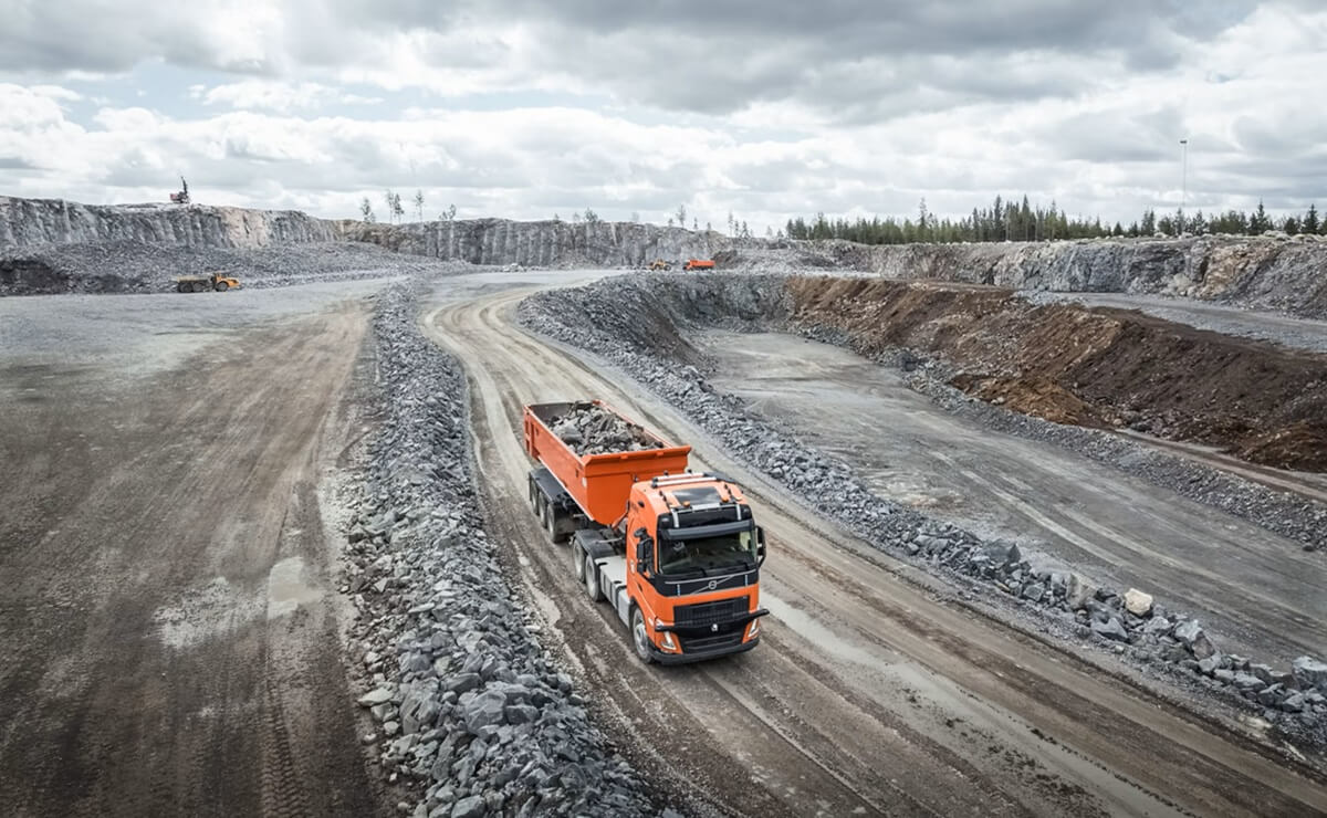 Camion de Volvo en accion