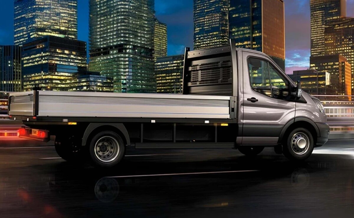Ford Transit chasis mediano