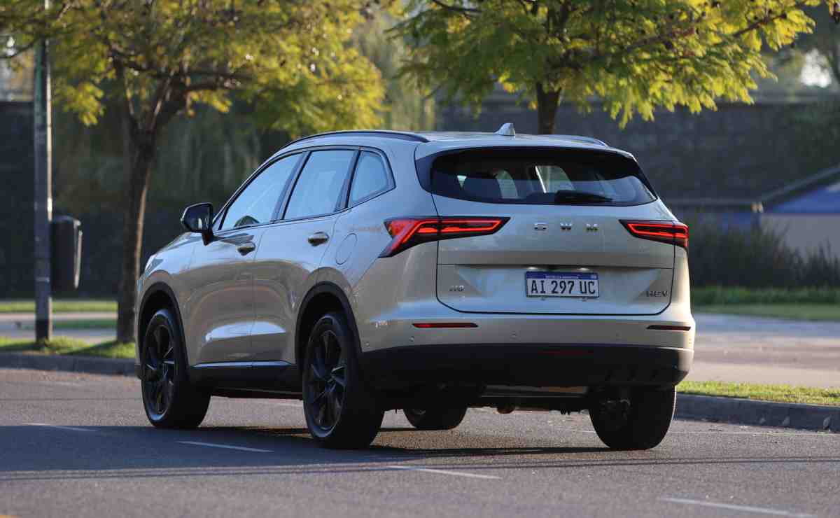 Llegó la actualización de un SUV chino: tiene 246 CV, mejoras en tecnología y buen precio 1 GWM H6 PRO HEV SUV (5)