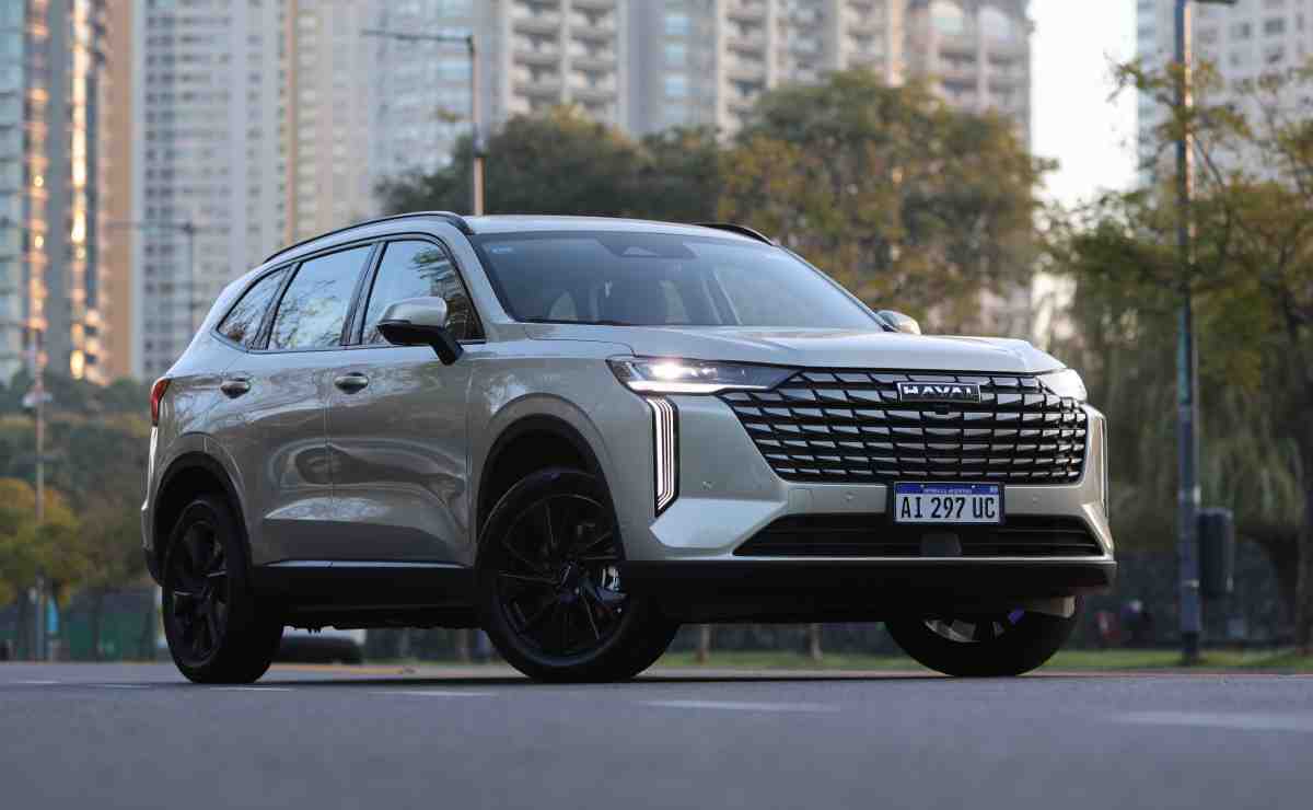 Llegó la actualización de un SUV chino: tiene 246 CV, mejoras en tecnología y buen precio 2 GWM H6 PRO HEV SUV (5)
