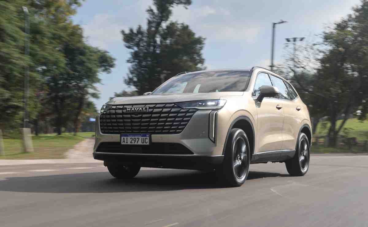 Llegó la actualización de un SUV chino: tiene 246 CV, mejoras en tecnología y buen precio 7 GWM H6 PRO HEV SUV (5)