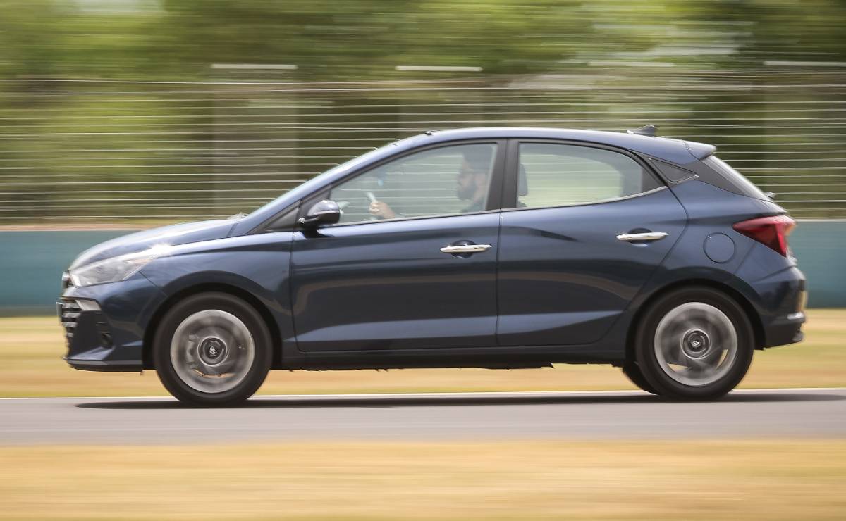 Es uno de los autos más baratos y seguros del mercado: cuánto cuesta el rival del Toyota Yaris 1 Hyundai HB20 accion perfil