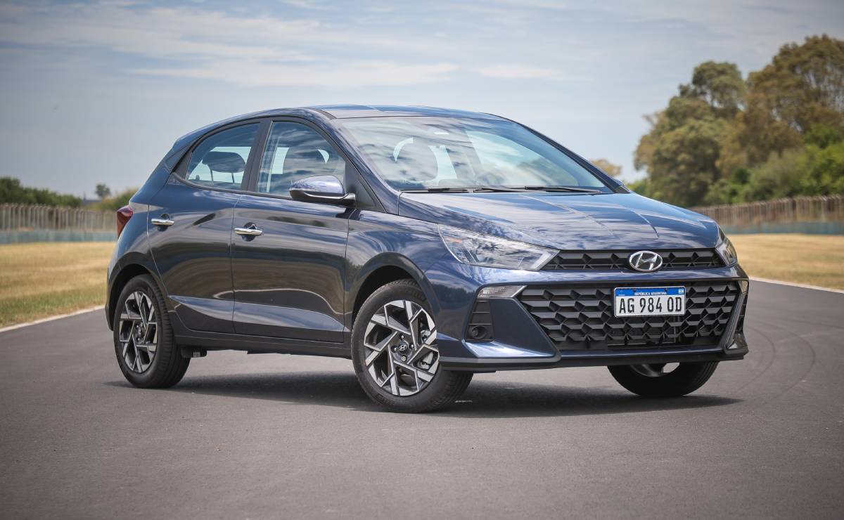 Es uno de los autos más baratos y seguros del mercado: cuánto cuesta el rival del Toyota Yaris 3 Hyundai HB20 frente 1