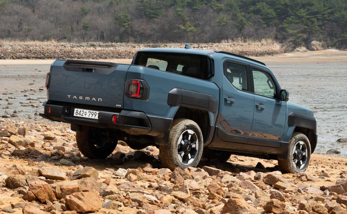 Kia Tasman 2