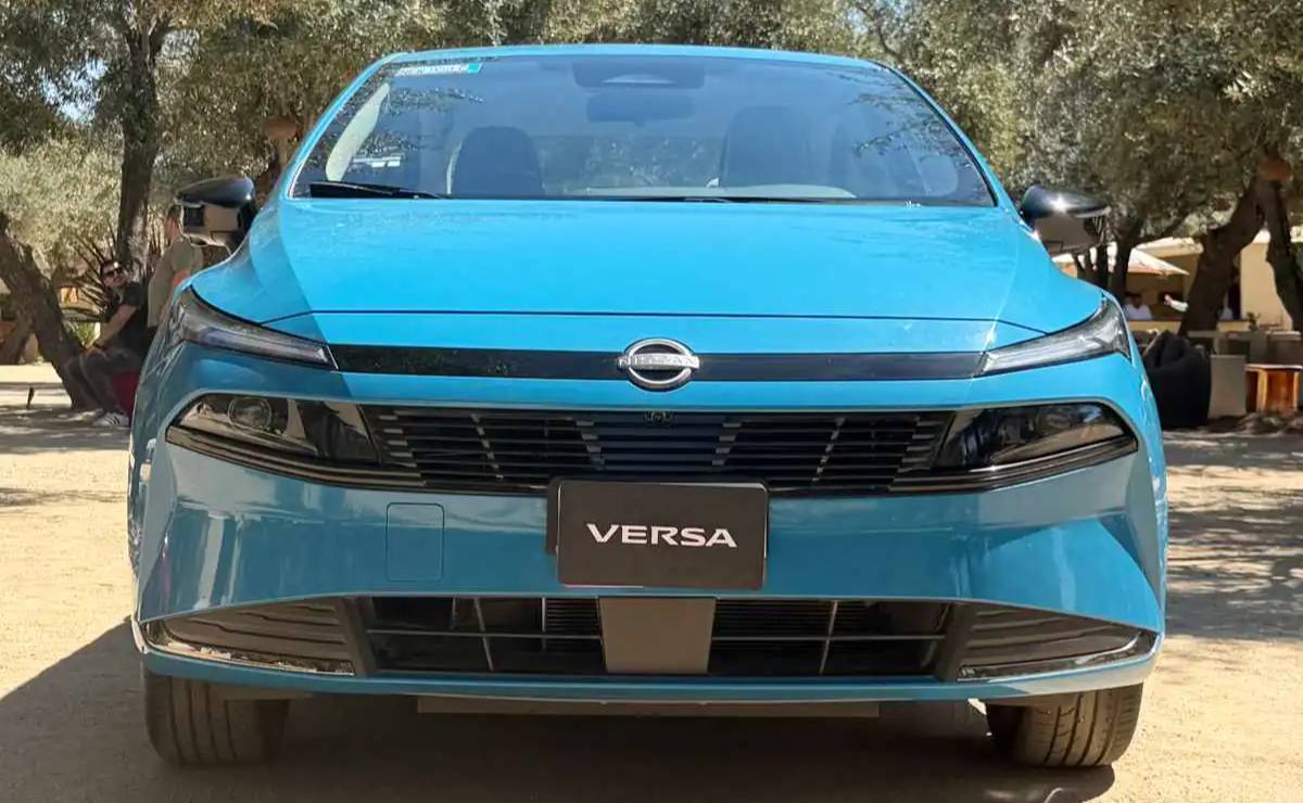 Nissan Versa 2027 trompa