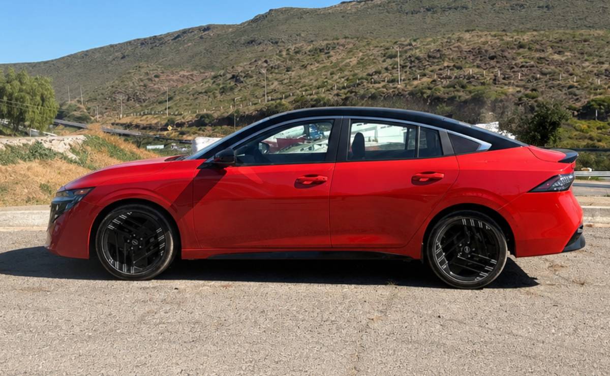 Nuevo Nissan Sentra perfil 4
