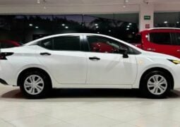 Nuevo Nissan Versa Sense Base TM perfil