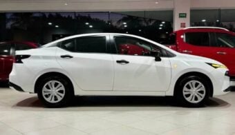 Nuevo Nissan Versa Sense Base TM perfil
