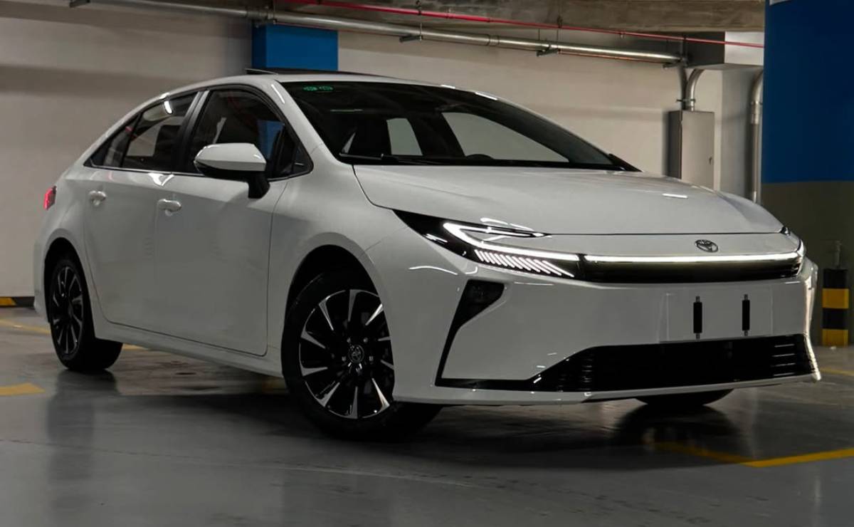 Toyota ya tiene listo el nuevo Corolla: el sedán se renueva con diseño moderno y más tecnología 3 Nuevo Toyota Corolla 2026 frente 1