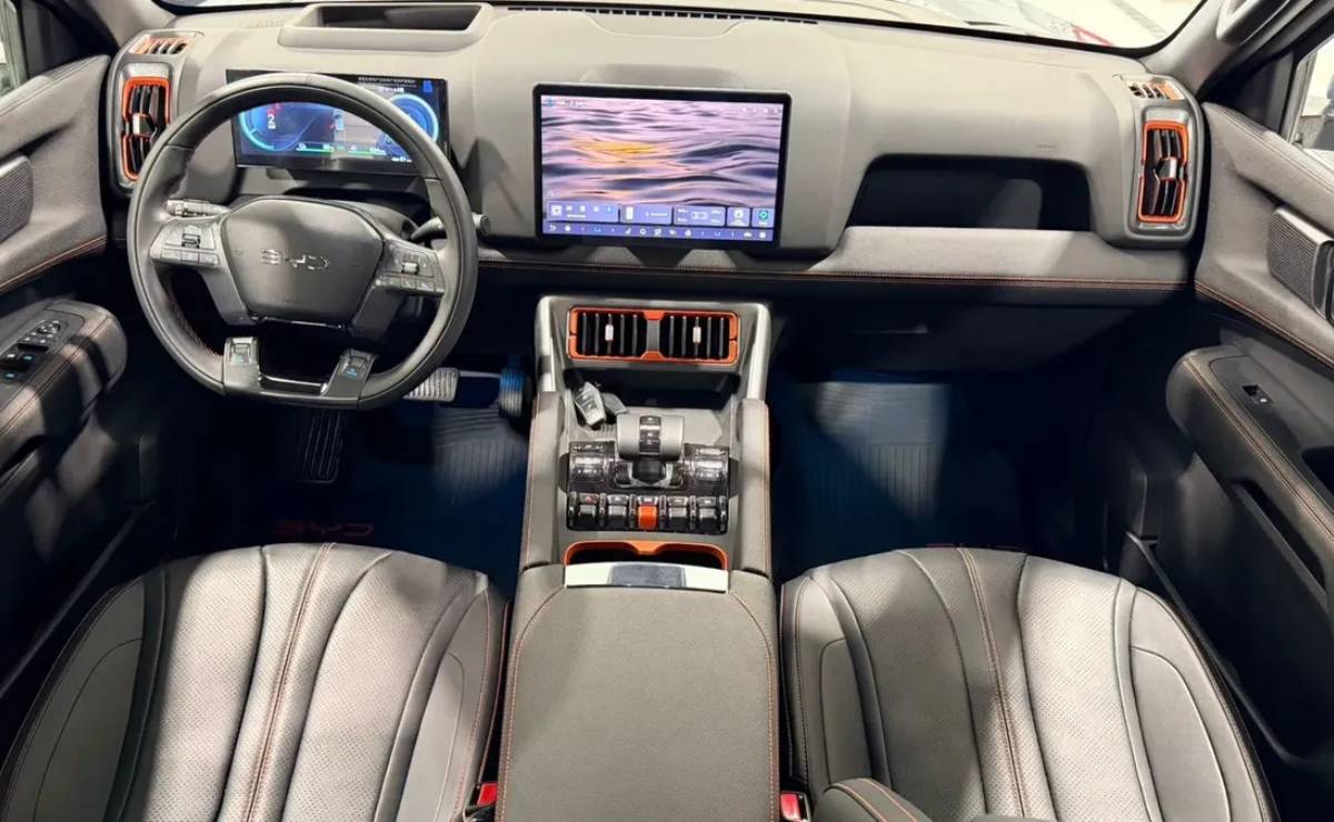 Pick up BYD Shark interior 5