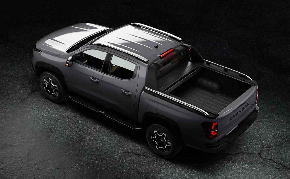 Tres motores y 268 CV: la pick up híbrida que quiere desafiar a Toyota Hilux y Ford Ranger 1 Pick up Changan Hunter Reev caja