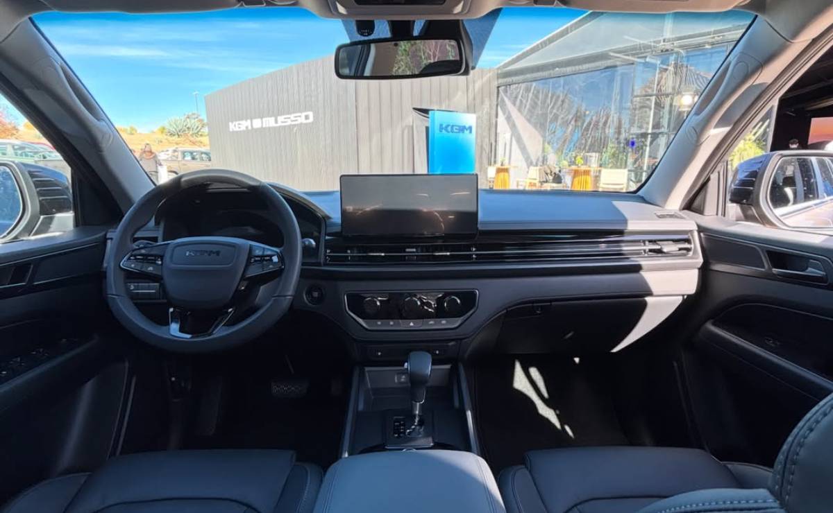 Pick up KGM Musso interior