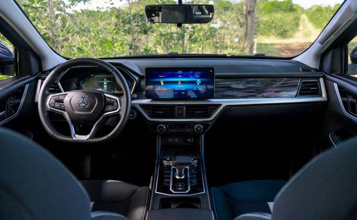 Pick up Sinotruk Bolden interior