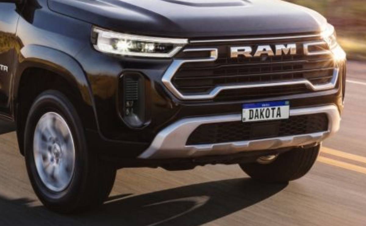 RAM Dakota Big Horn teaser 1