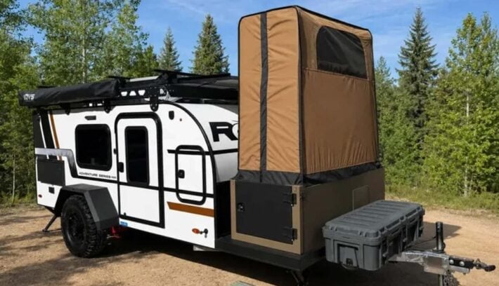 ROG 12RK-FB, la autocaravana pequeña y con baño