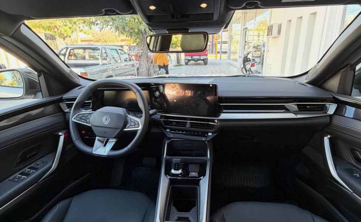 Renault Boreal Evolution interior 1