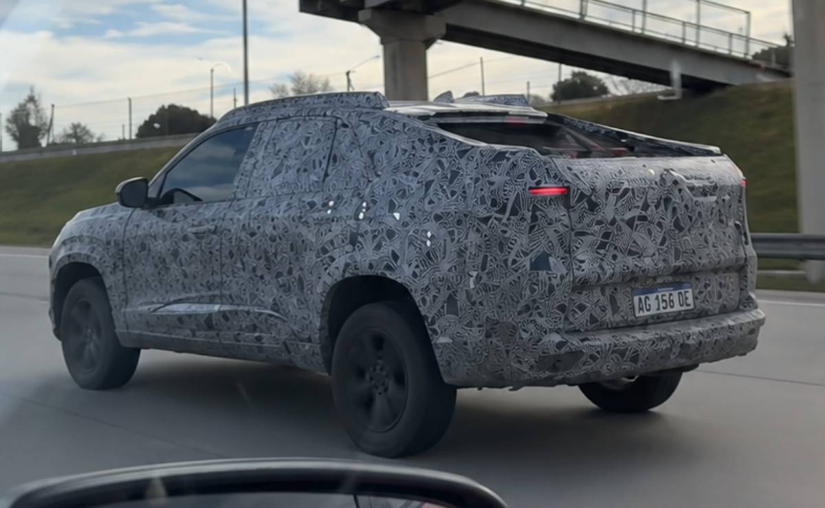 Renault Niagara unidad camuflada trasera 1 1