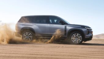 SUV GAC JS7 perfil accion