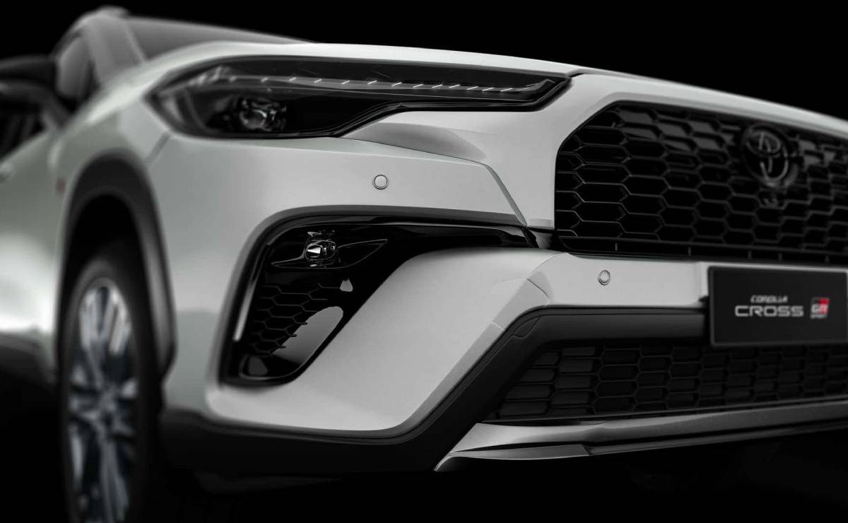 Toyota actualizó el Corolla Cross: el SUV suma retoques y nueva tecnología para enfrentar a Ford Territory 1 Toyota Corolla Cross 2027 teaser