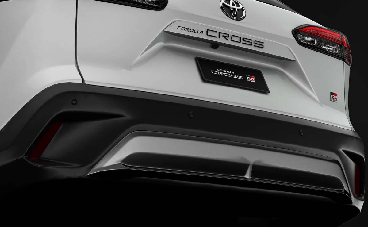 Toyota actualizó el Corolla Cross: el SUV suma retoques y nueva tecnología para enfrentar a Ford Territory 5 Toyota Corolla Cross 2027 trasera
