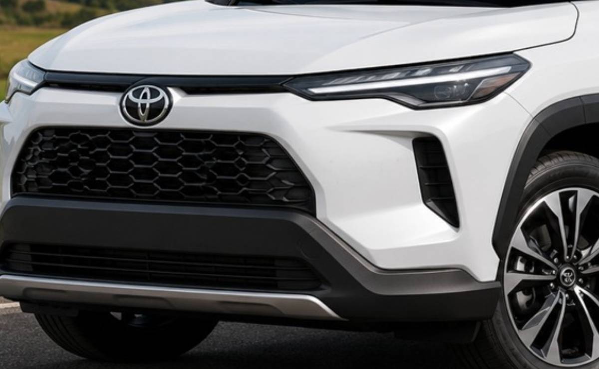 Toyota Corolla Cross pick up teaser