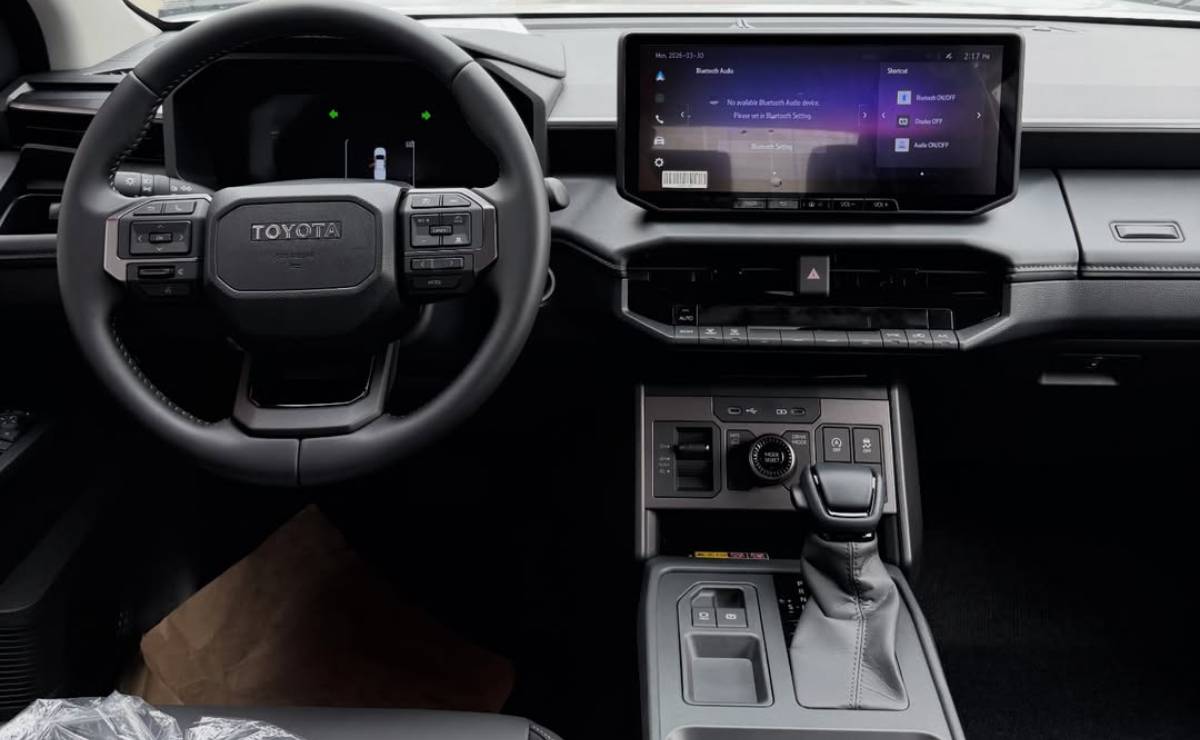 Toyota Hilux Trailhunter 2026 interior
