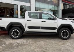 Toyota Hilux Trailhunter 2026 perfil