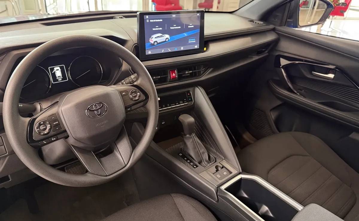 Toyota Yaris Cross XLI interior