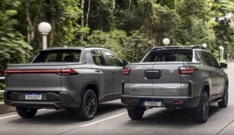 Toyota pick up vs Fiat Toro