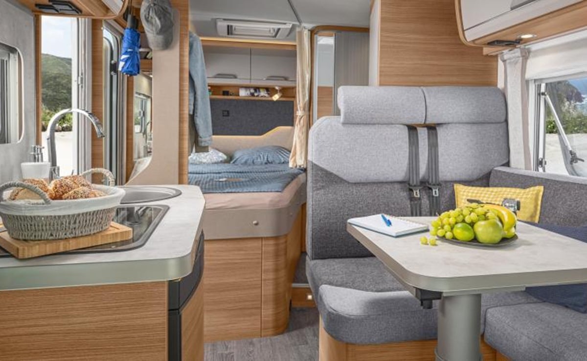Van TI 550 MF interior