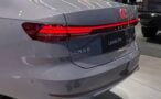 Primer plano del frontal del Volkswagen Lavida Pro, mostrando su diseño moderno.